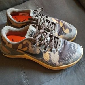 camo nike metcon 4
